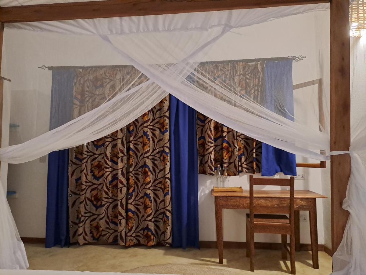 Adelina אכסניה Zanzibar